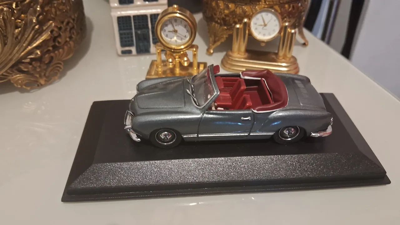 Miniatura Volkswagen Karmann Ghia Cabriolet. <br><br> - Foto 2