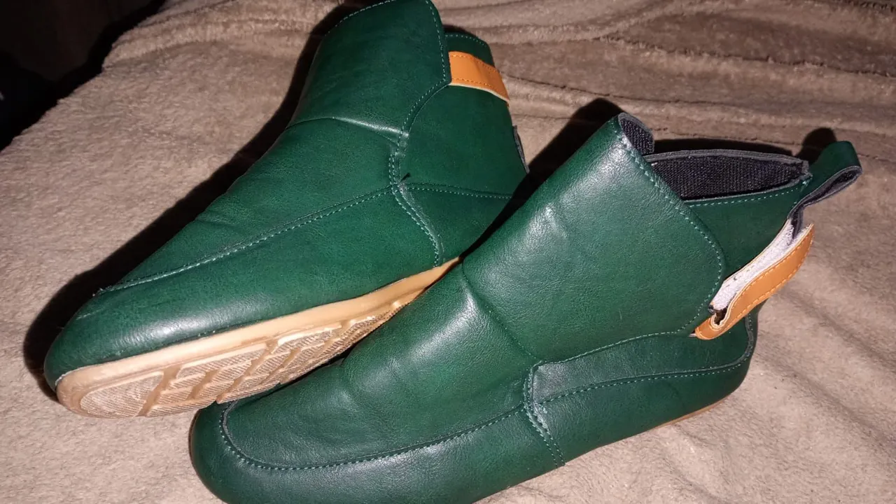 Botas preta estilosas e confortáveis