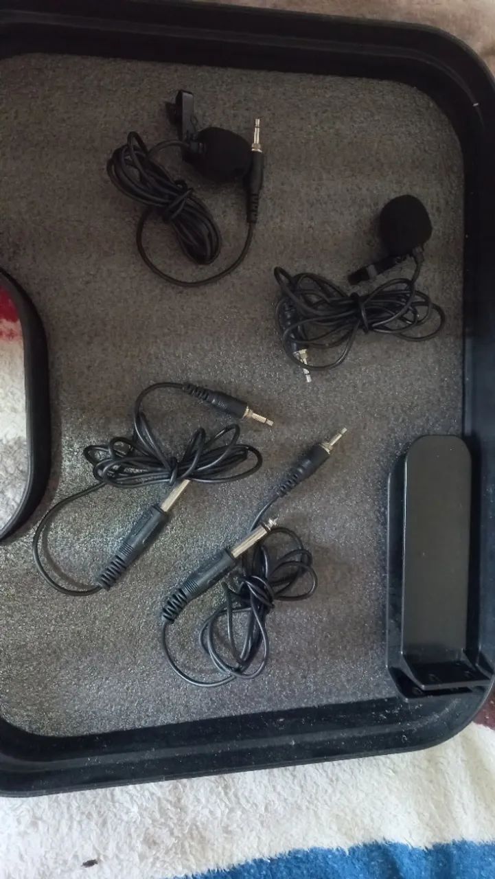 4 microfones sendo Dois lapela, e dois headset - Foto 4