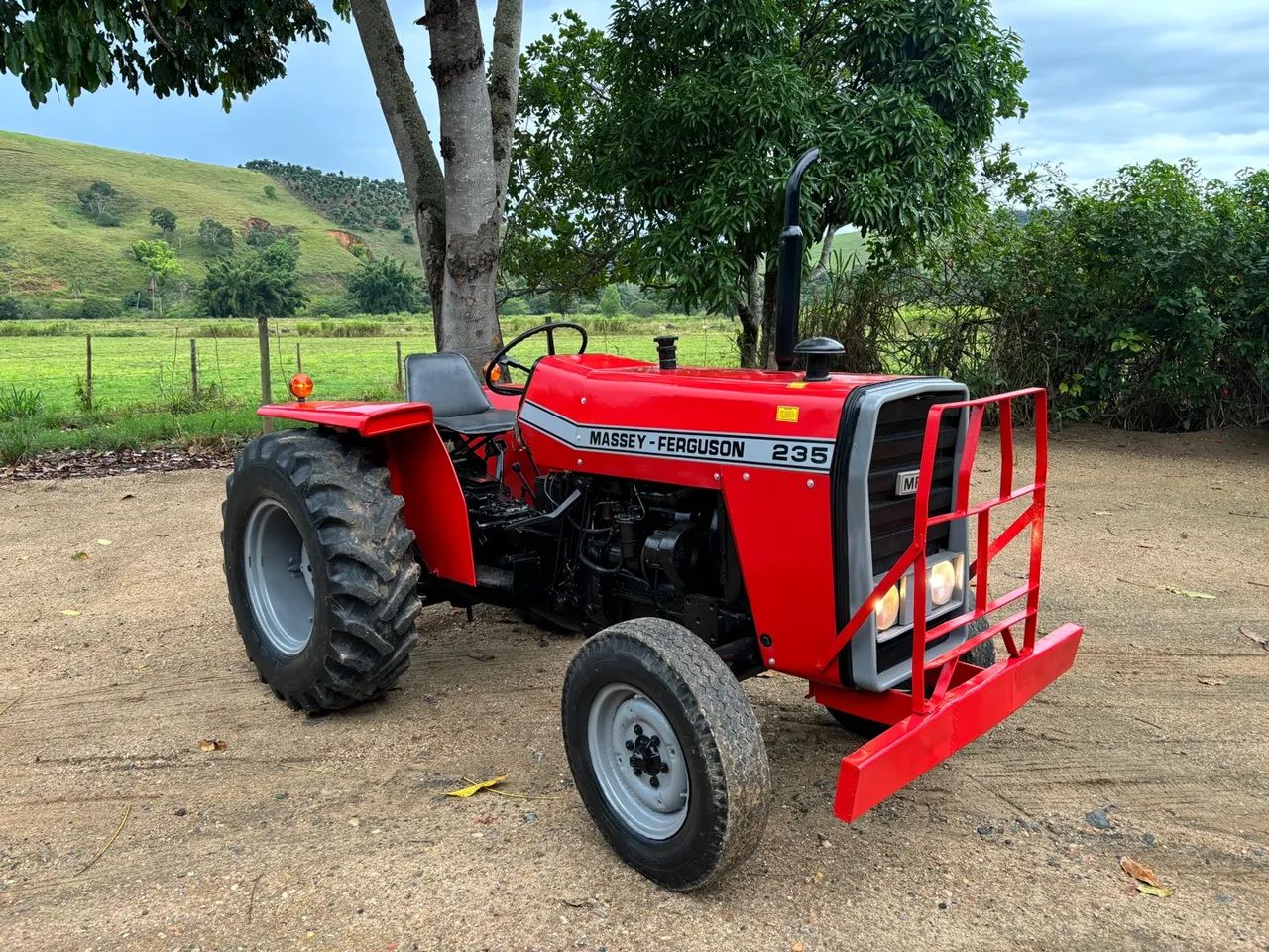 Trator Massey Ferguson 235 - Foto 5