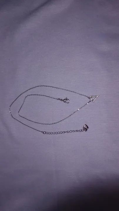 Colar com Pingente de Triângulo Swarovski 