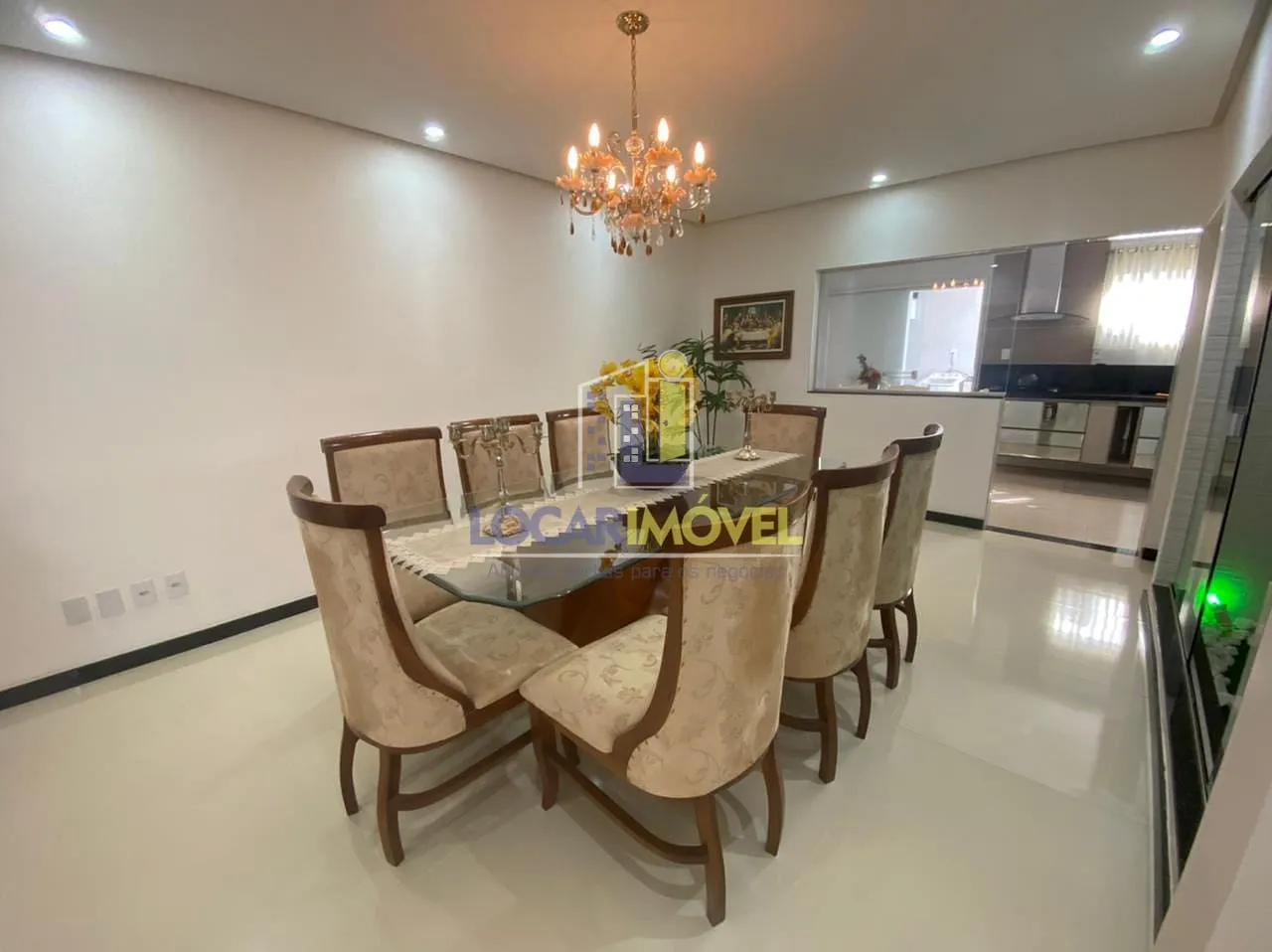 Apartamento térreo à venda, com 4 quartos sendo 2 suítes, com excelente acabamento, garage