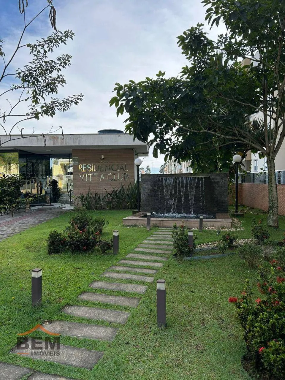 Apartamento com 2 dormitórios à venda, 56 m² por R$ 360.000,00 - Espinheiros - Itajaí/SC