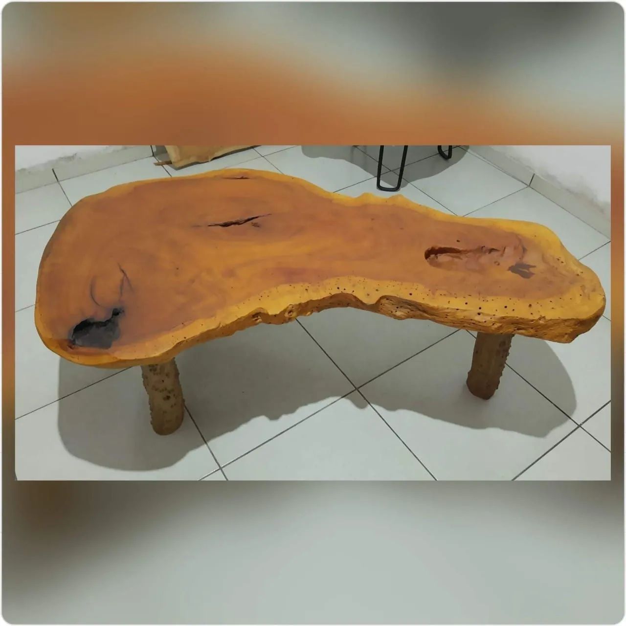 Mesa de Centro Rústica em Madeira Maciça - Foto 2