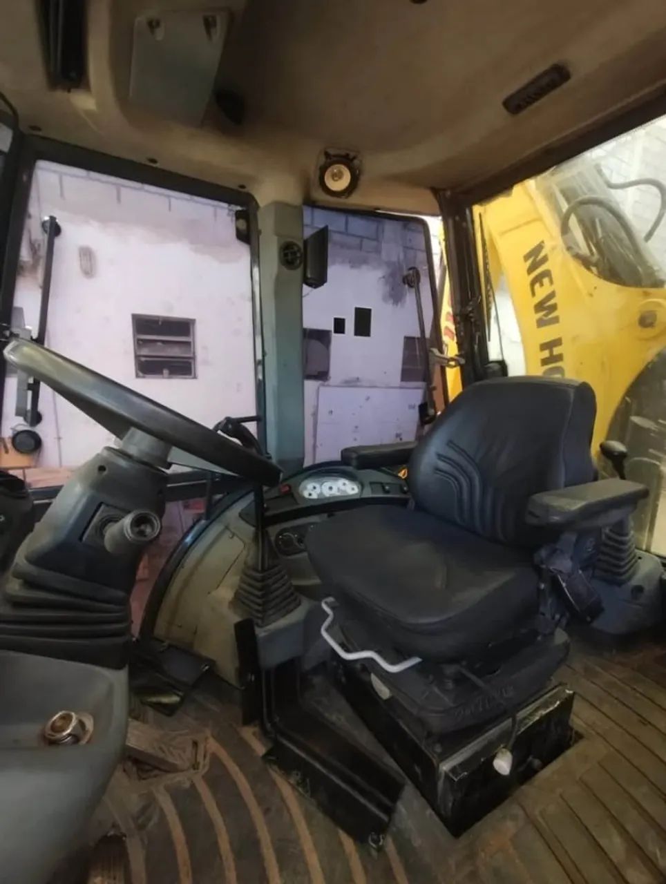 Retroescavadeira New Holland B110B   2014 - Foto 3