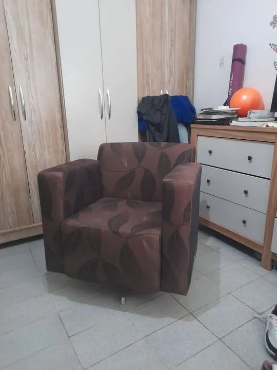 Poltrona confortável e moderna