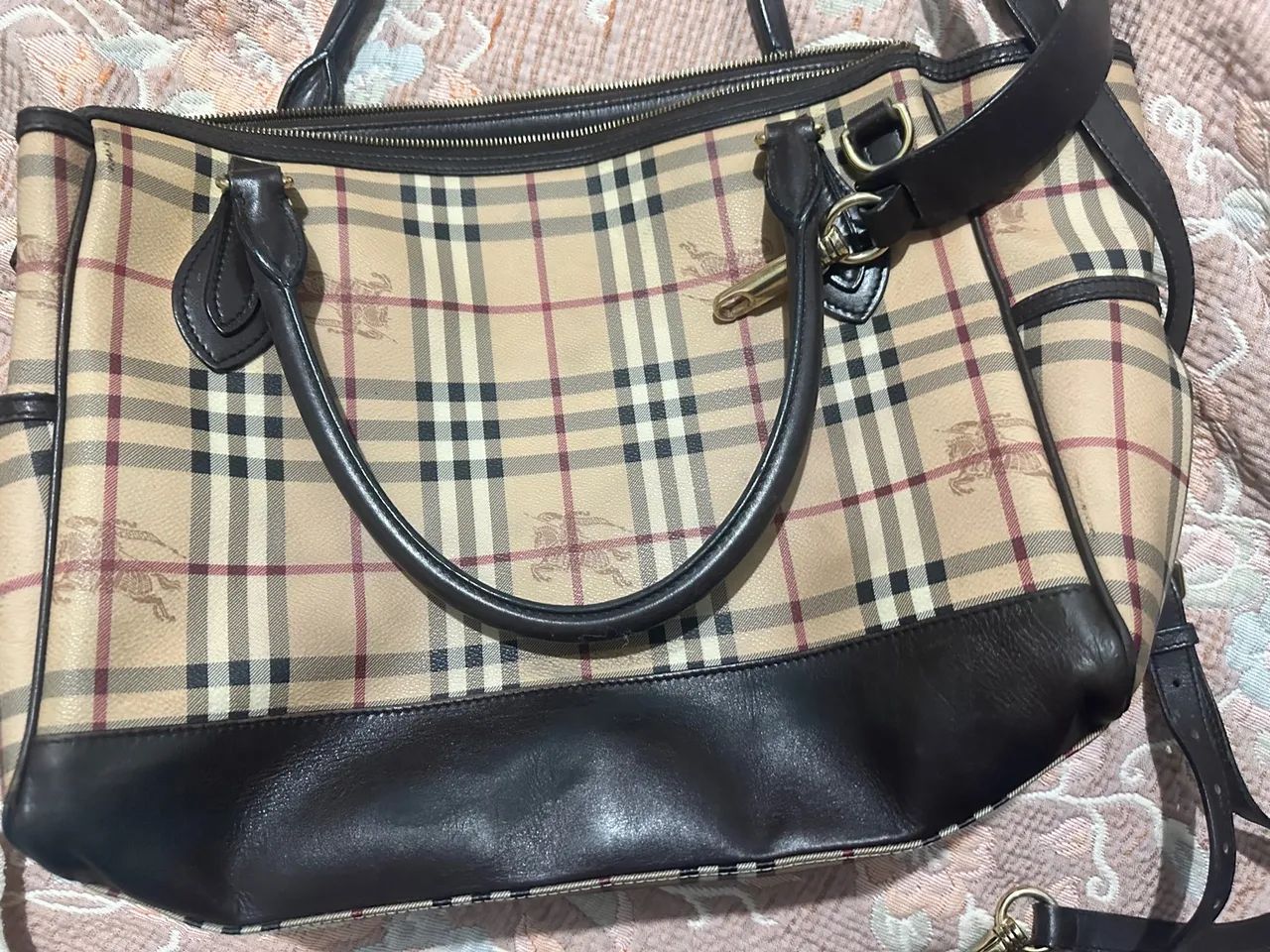 Maxi Bolsa Burberry Original com numeração série 