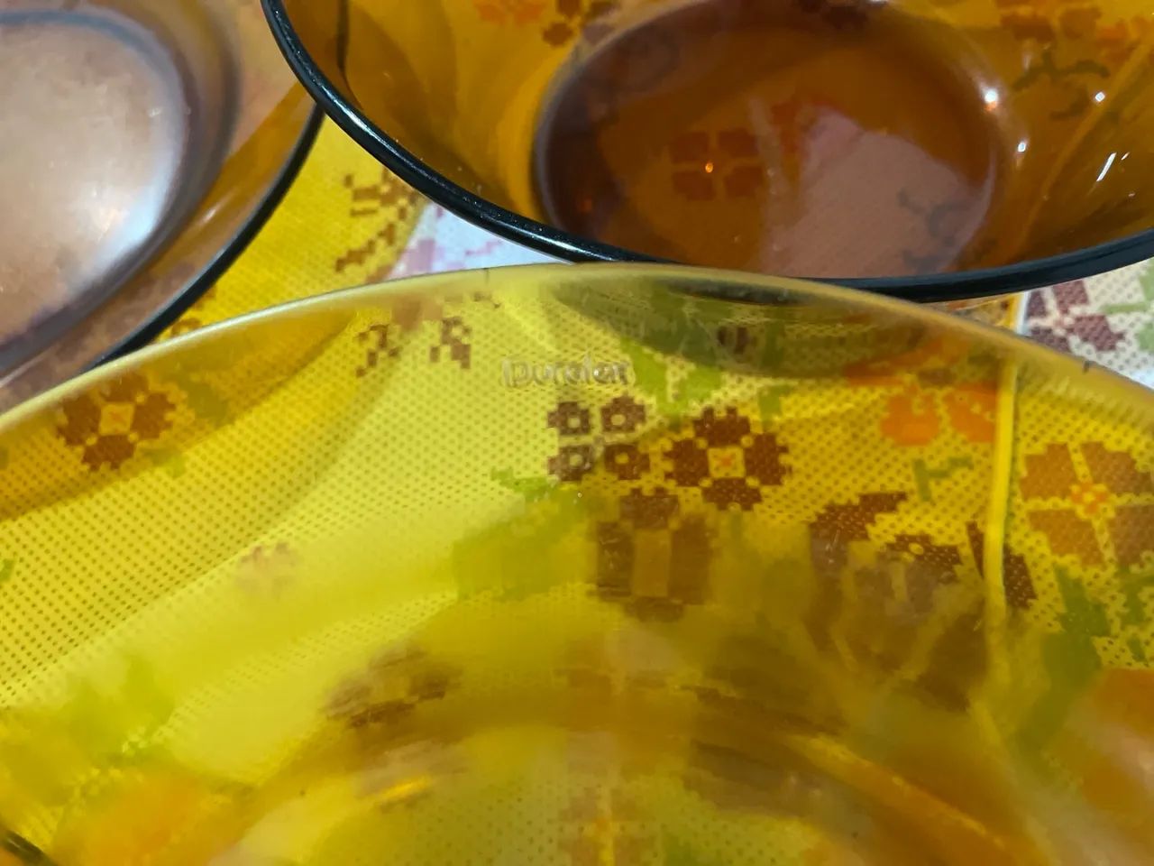 Conjunto de Xícaras e Pratos de Vidro Âmbar - Foto 2