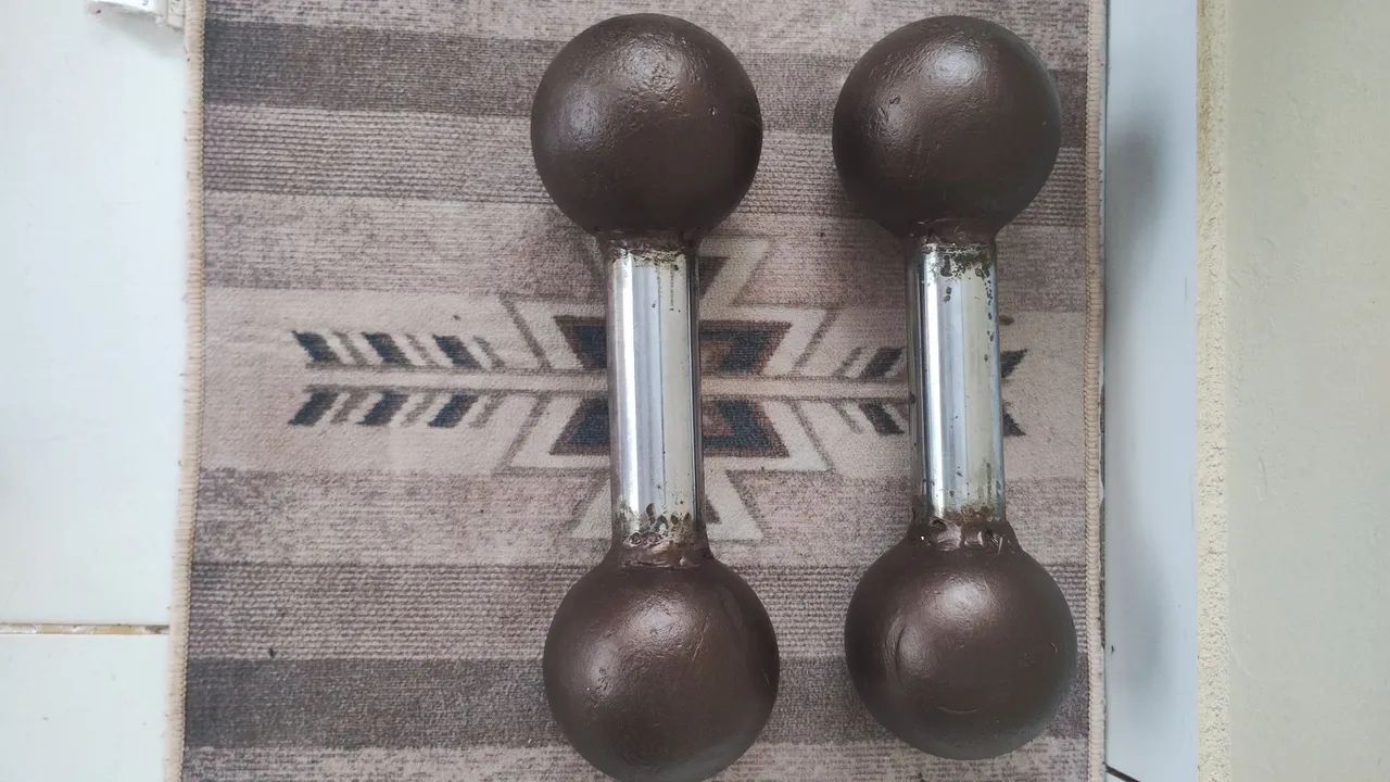 Halteres de Ferro  08 kg cada um 