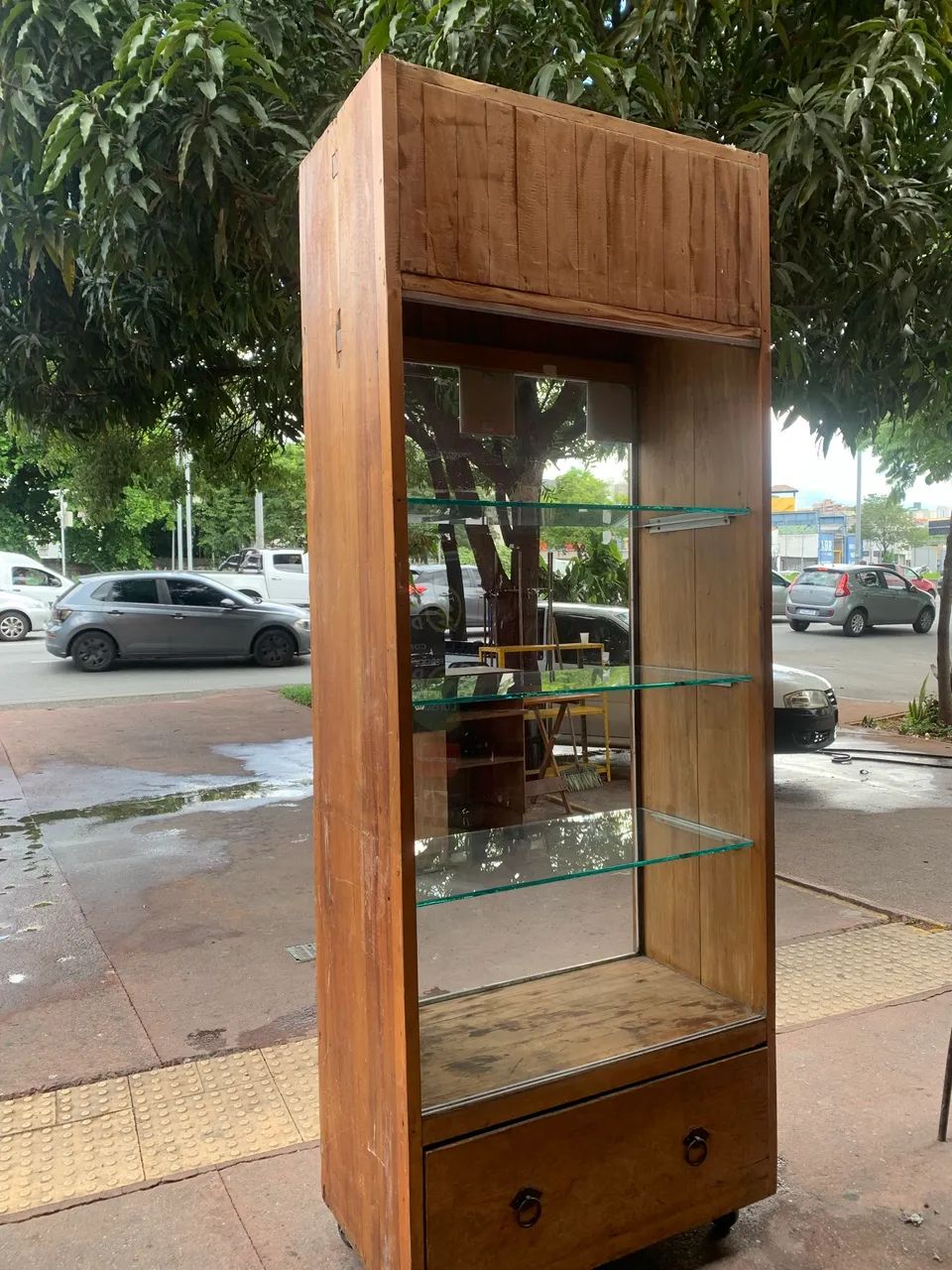 Vitrine Rústica com vidro (Madeira demolição) - Foto 2