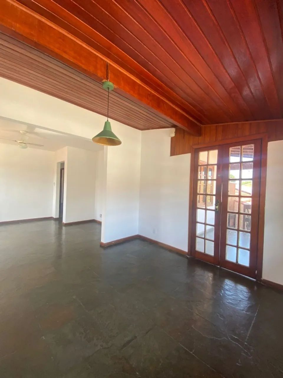 Aluguel Piratininga casa tipo SOBRADO ( o 2º pavimento) Niterói 3 quartos garagem quintal  - Foto 6