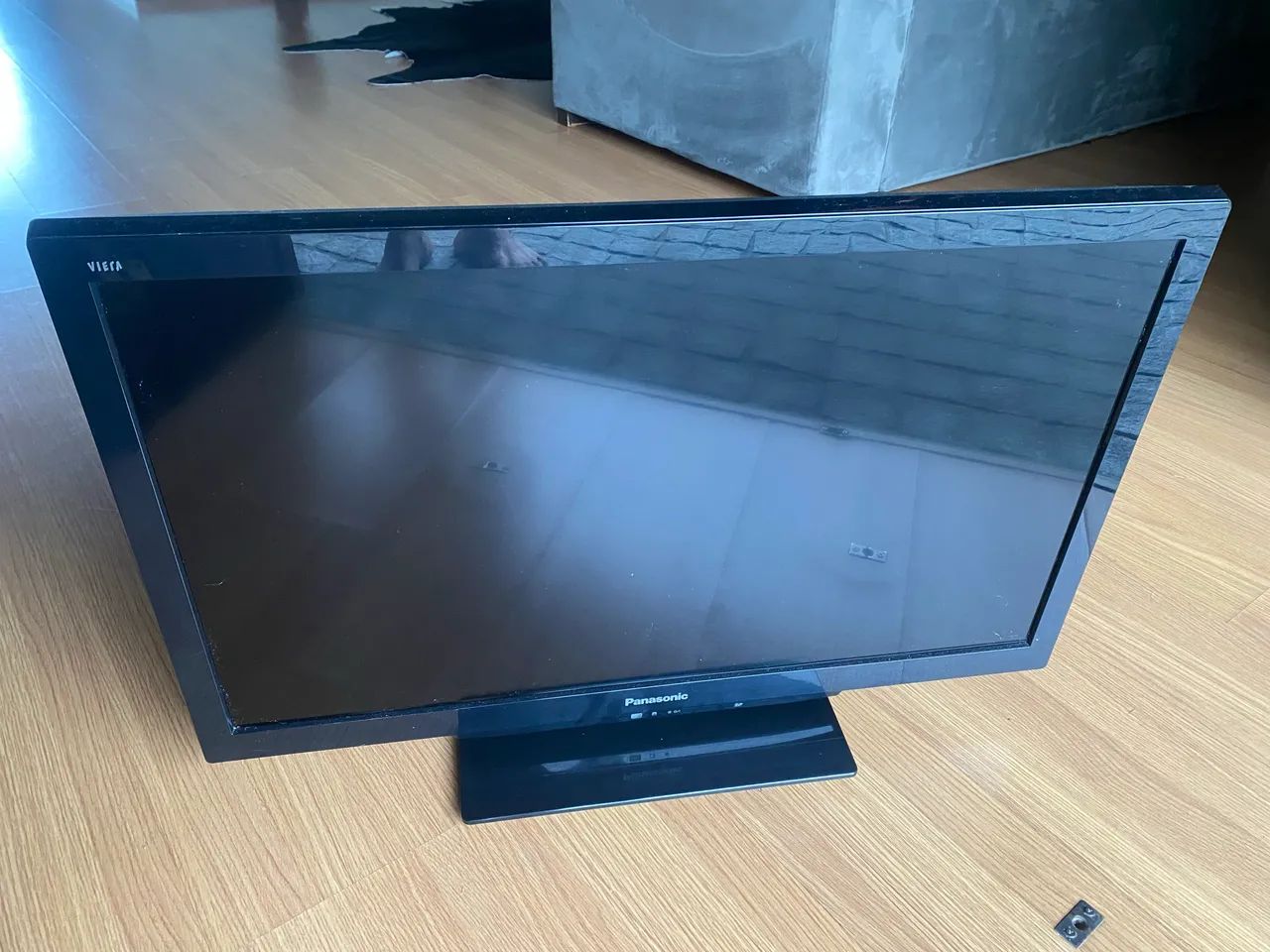 Panasonic Television (with defect)64292275117825120