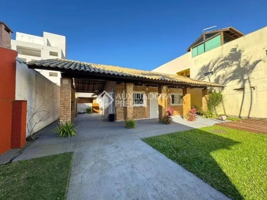 Casa 3 quarto(s), no bairro Canasvieiras