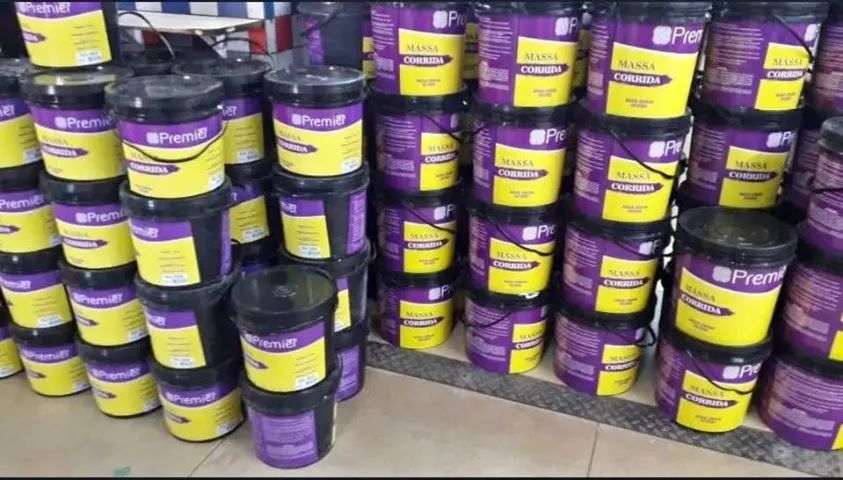 Excelente rendimento e aplicação = massa corrida premier a partir de R$24,99