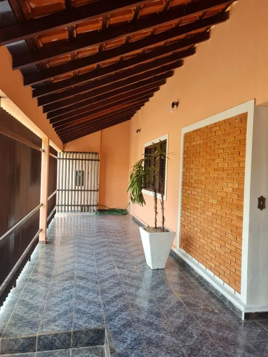 Casa em Itápolis