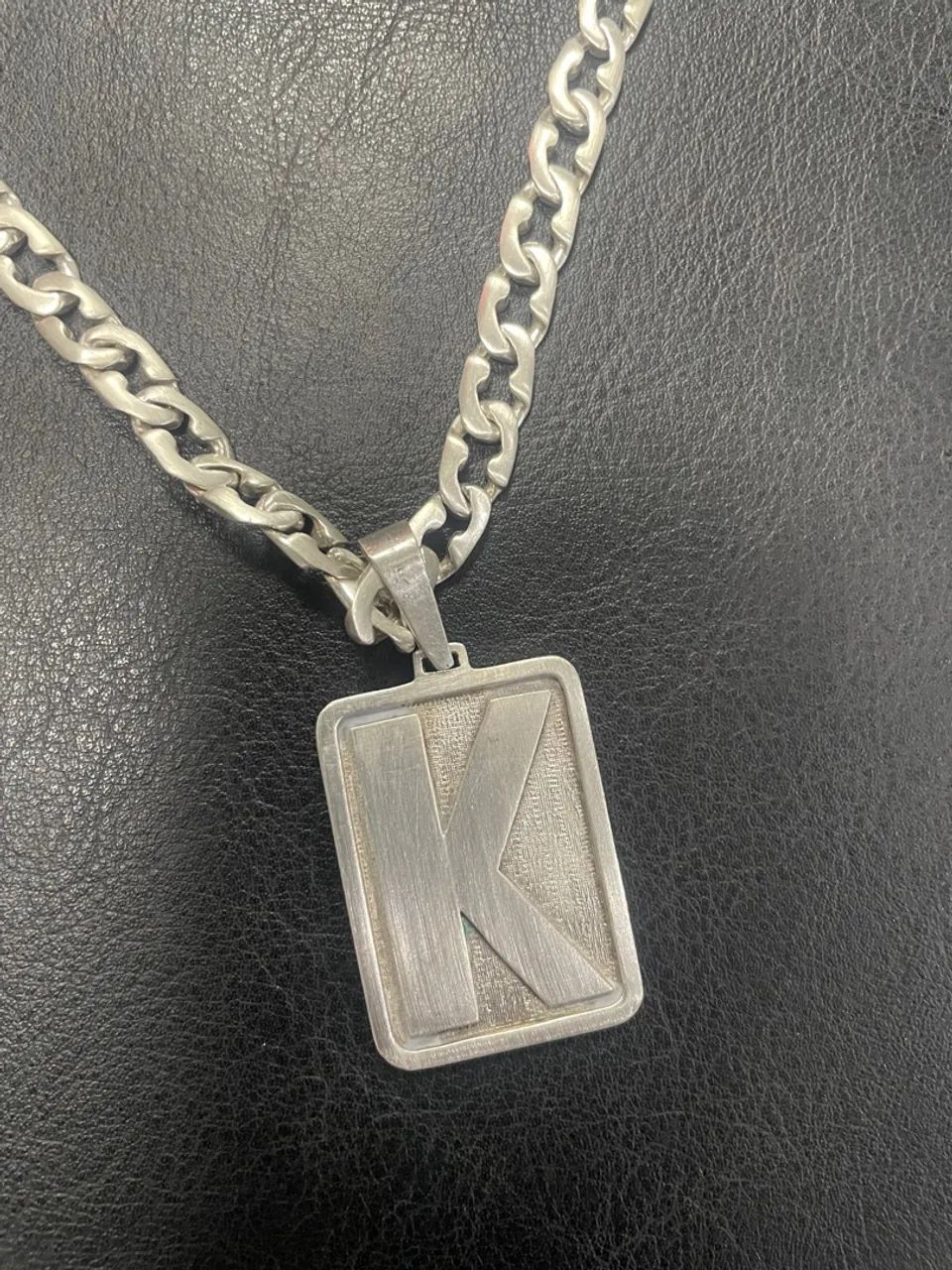 Cordão de prata com pingente letra K - Foto 3