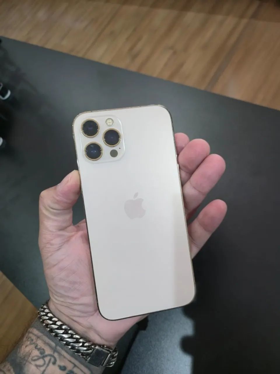 iPhone12pro max 512GB 本体のみ Iphone 12 pro max 512GB - Celulares e Smartphones - Ubaitaba