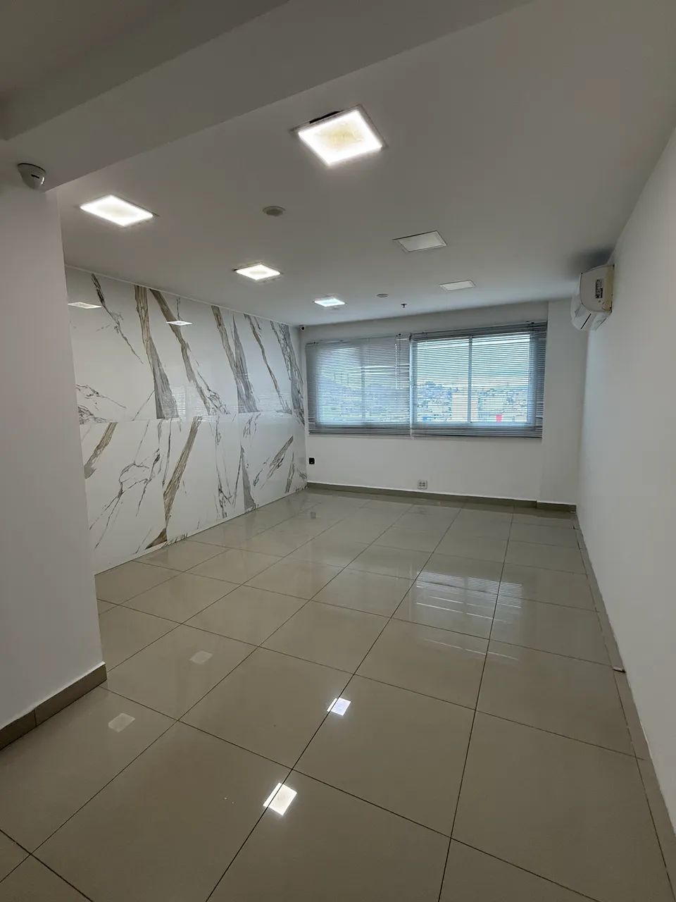 Sala comercial no Connection Madureira - aluguel ou venda 