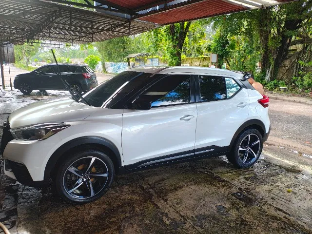Nissan kicks top