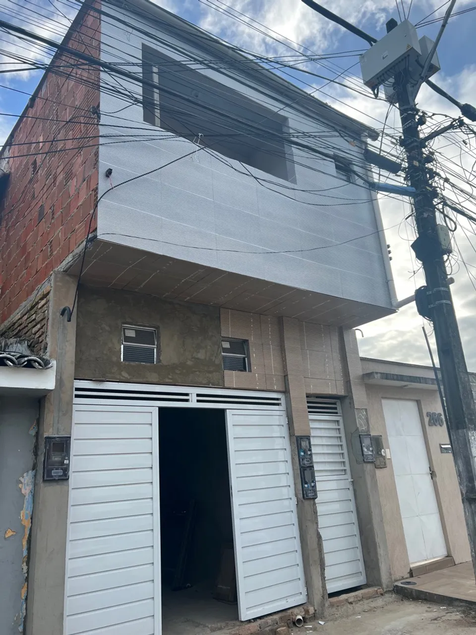 Imóvel com 4 Casas à Venda!