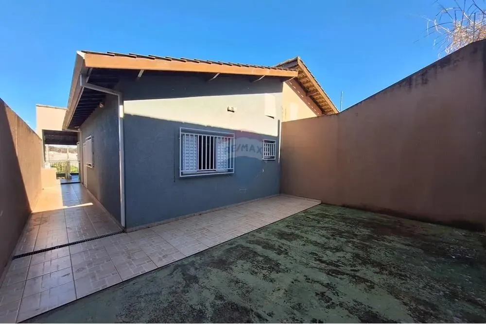 Casa Térrea com 2 Dormitórios para alugar, 100m² por R$ 2.800,00/mês - Nova Cerejeiras - A