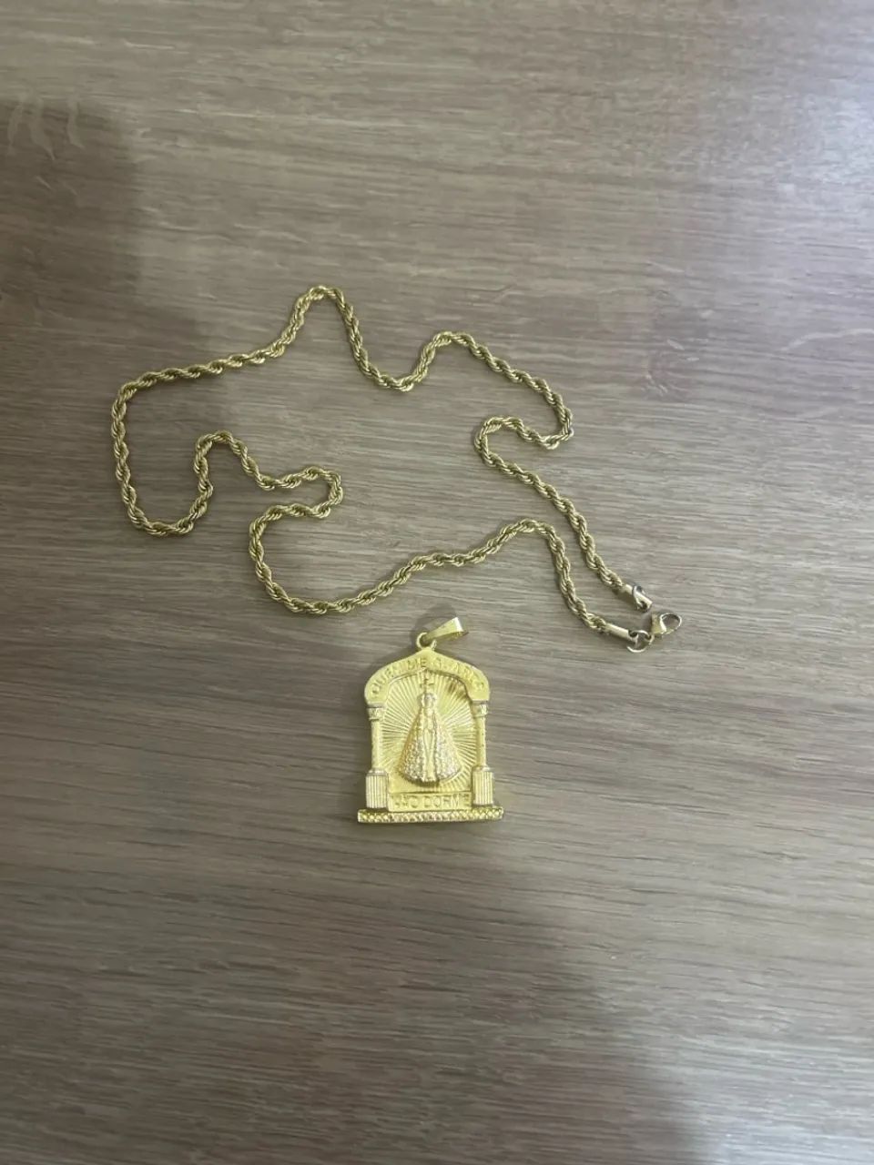 Cordão de Ouro com Pingente de Nossa Senhora