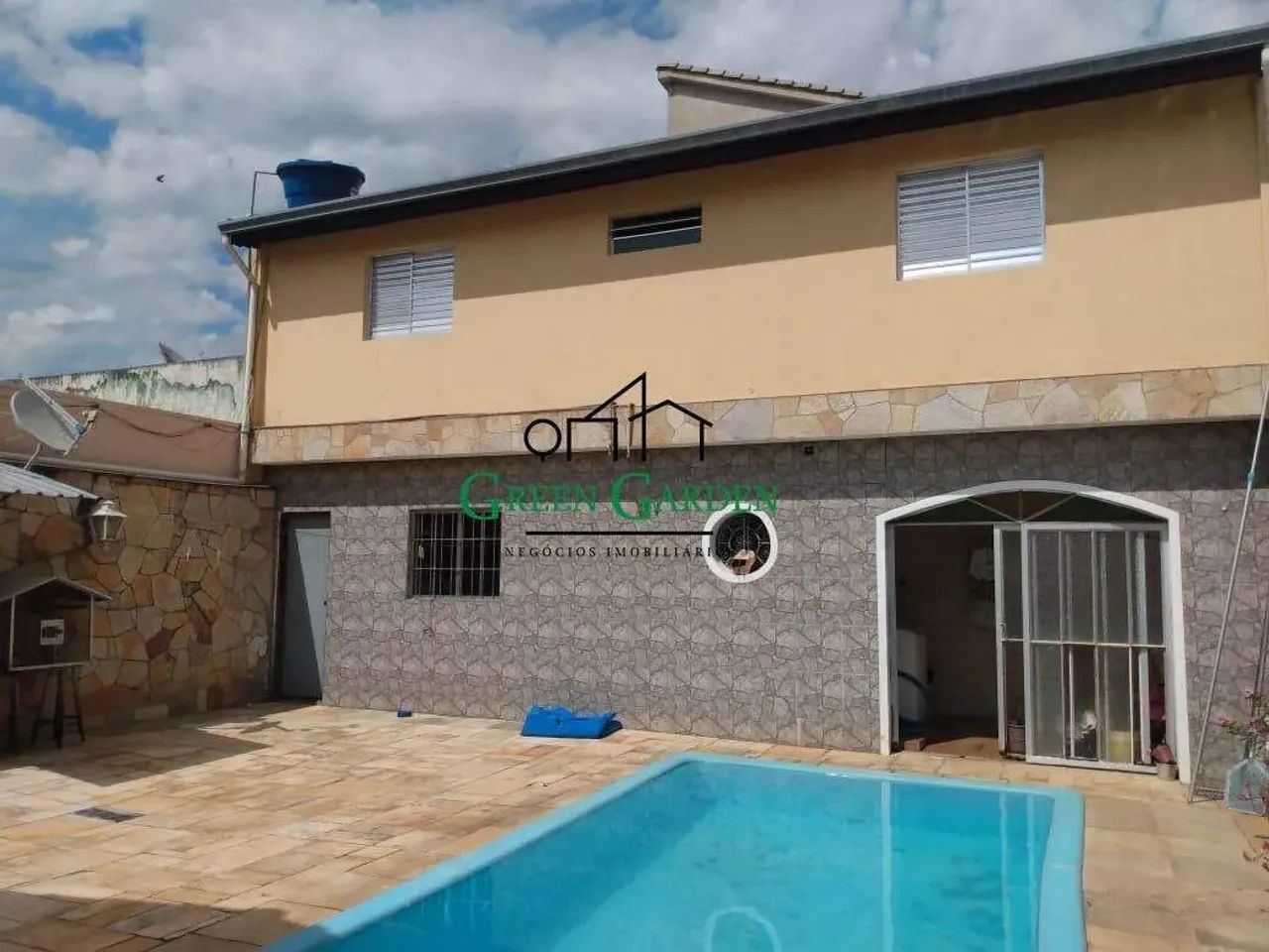 CASA COM PISCINA E EDÍCULA . VENDA E PERMUTA . VILA NOVA ESPERIA JUNDIAÍ