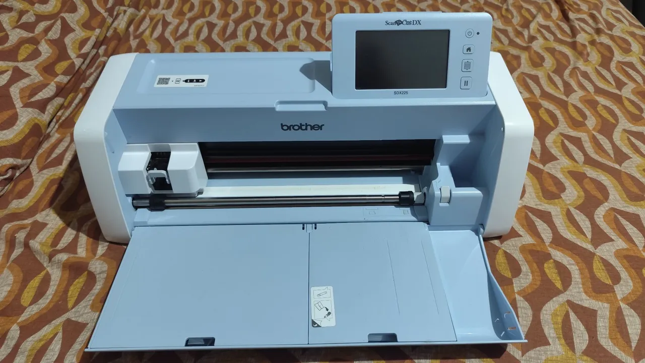 Máquina de Corte e Digitalização BROTHER ScanNCut SDX225