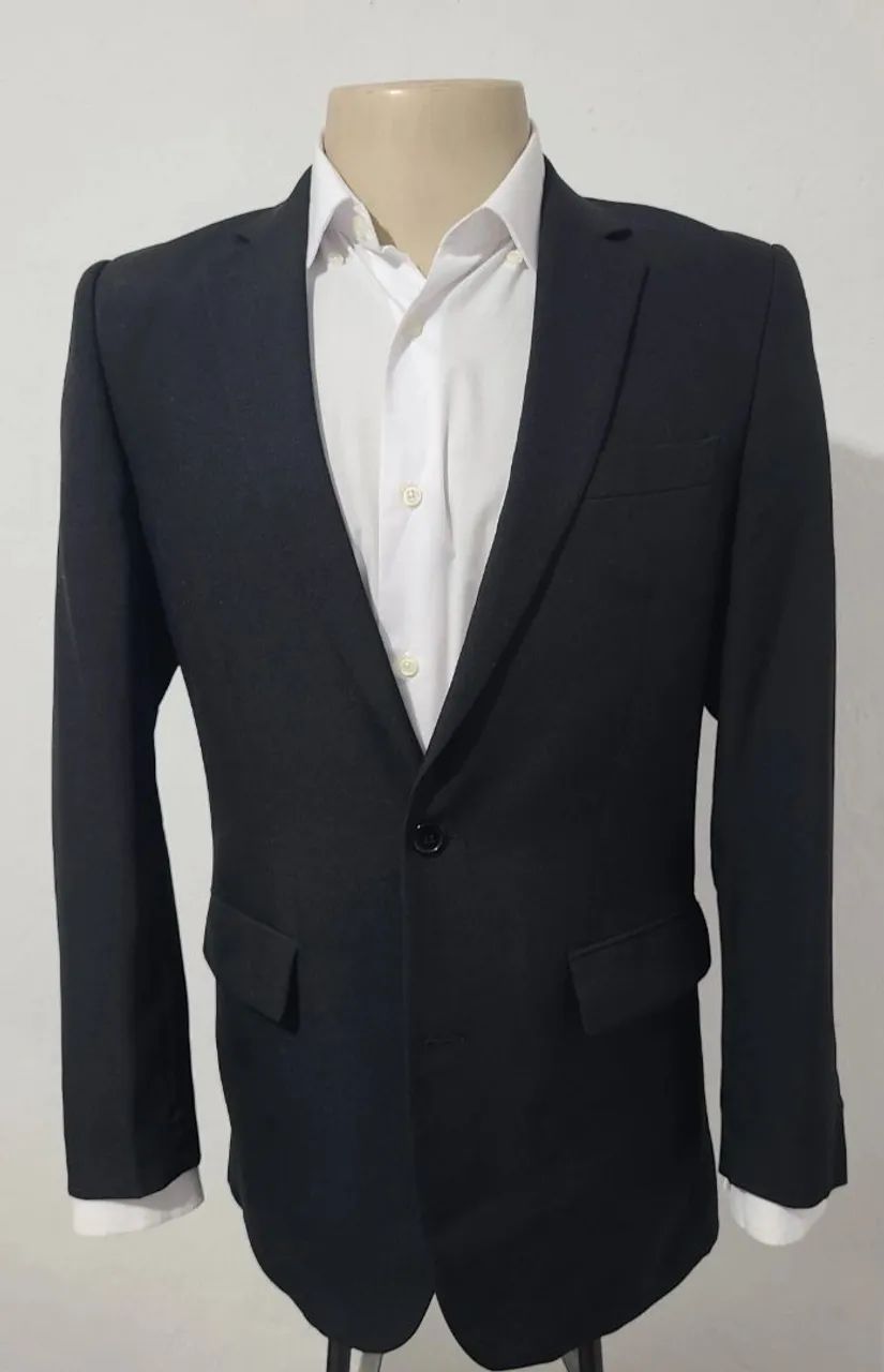 Blazer Slim Preto Nº 44, bonito, elegante, bem confortável, tecido macio, atual.  - Foto 4