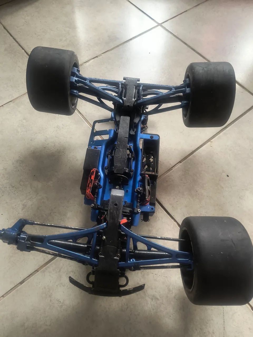 traxxas revo 1/10 - Foto 4