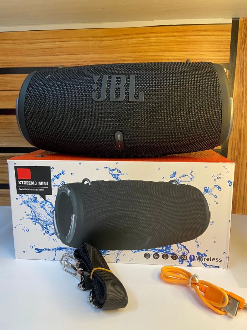Caixa de Som Bluetooth JBL Xtreem 3 mini preto