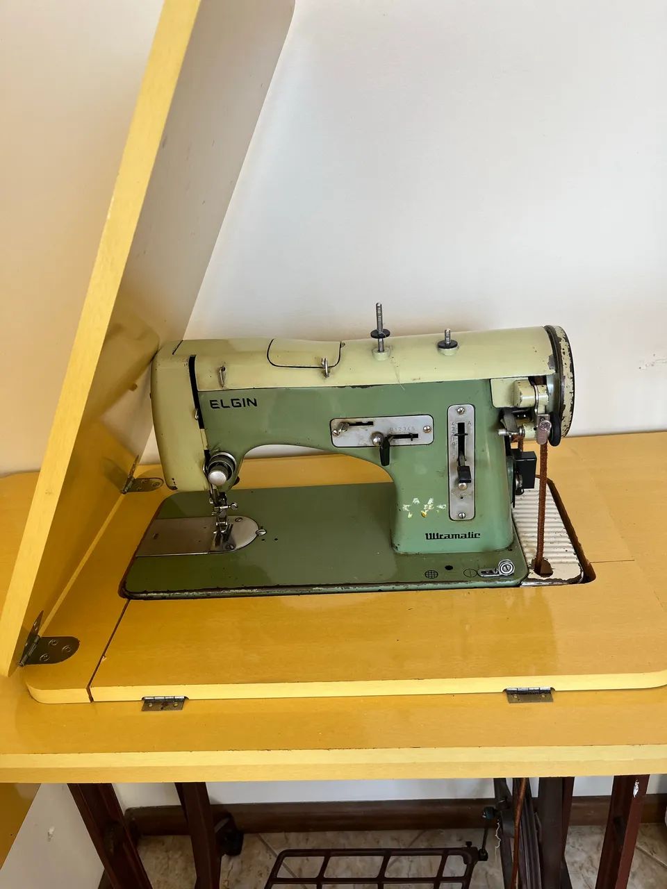 Máquina de costura Elgin65104884914435123