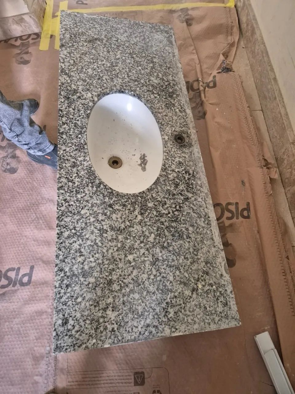 Bathroom sink64840810262019121