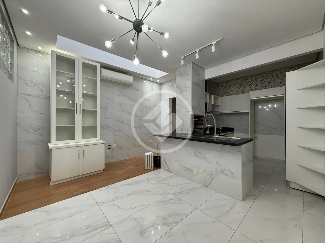 Vende-se casa no condomínio Breeze Housing. R$870.000,00. codigo: 79259
