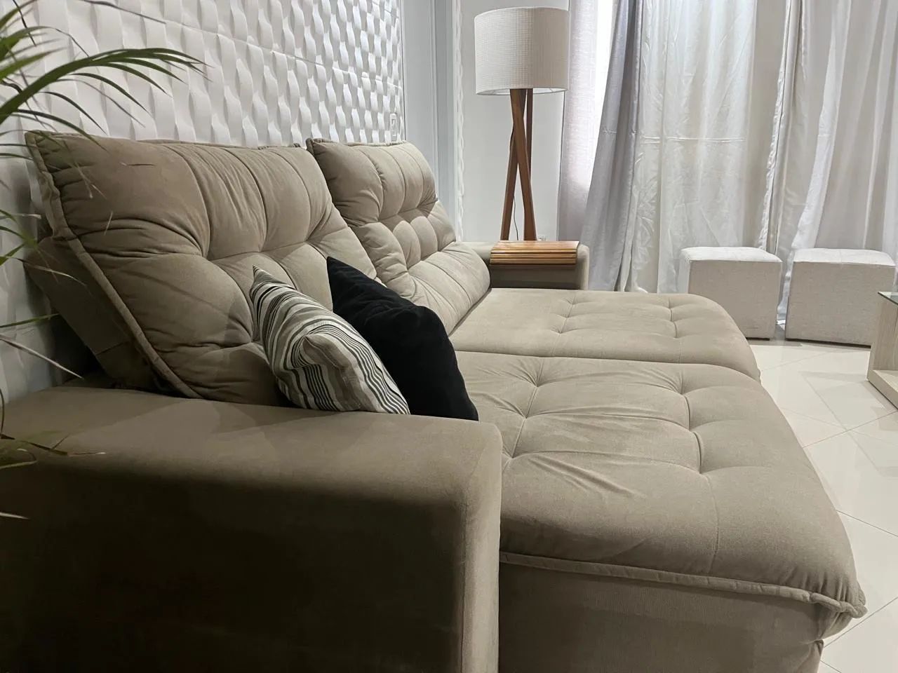 Sofá Retrátil e Reclinável semi novo - Foto 2