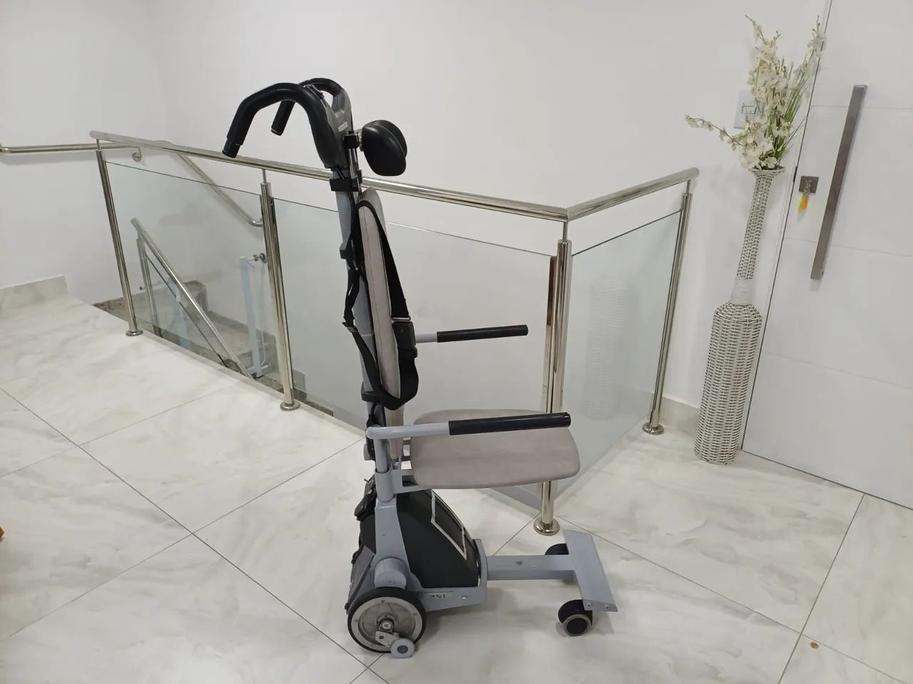 Cadeira motorizada que sobe Escadas 
