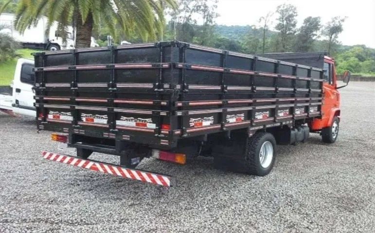 MB 710 Carroceria 1998 - Foto 3