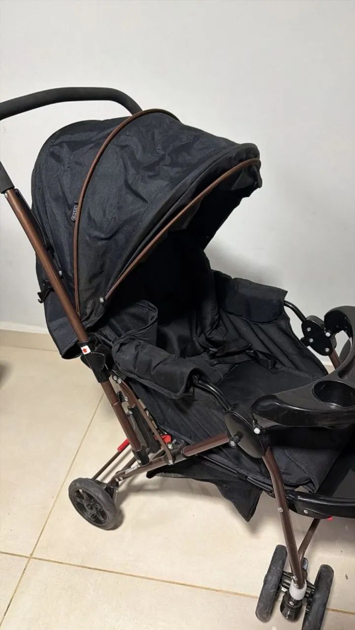 Carrinho de bebê e bebê conforto 