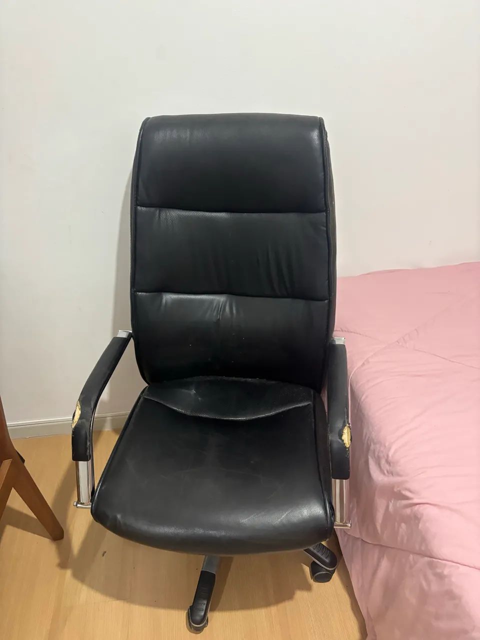 Cadeira de escritório em doação 