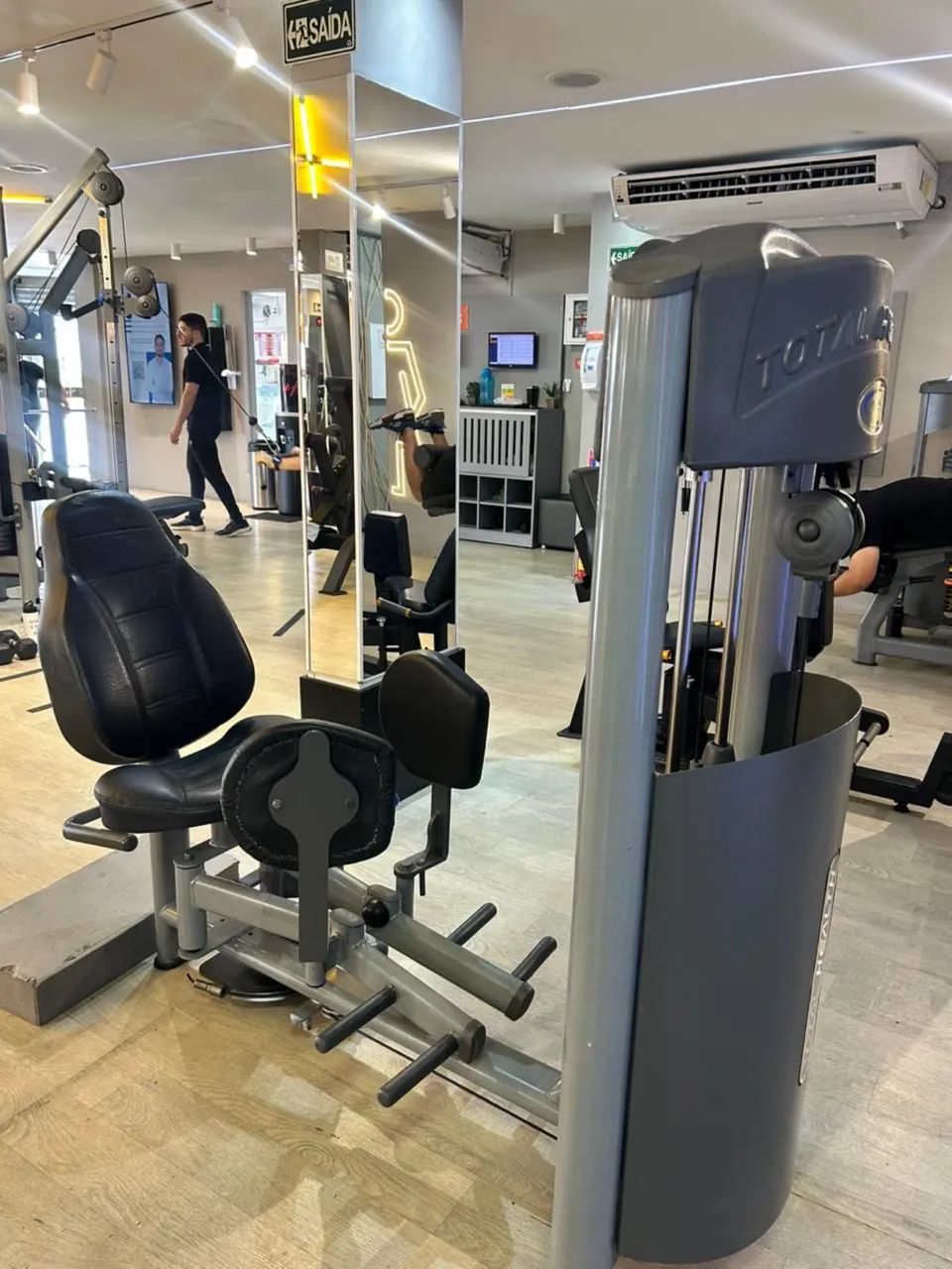 EQUIPAMENTOS DE ACADEMIA - Foto 5
