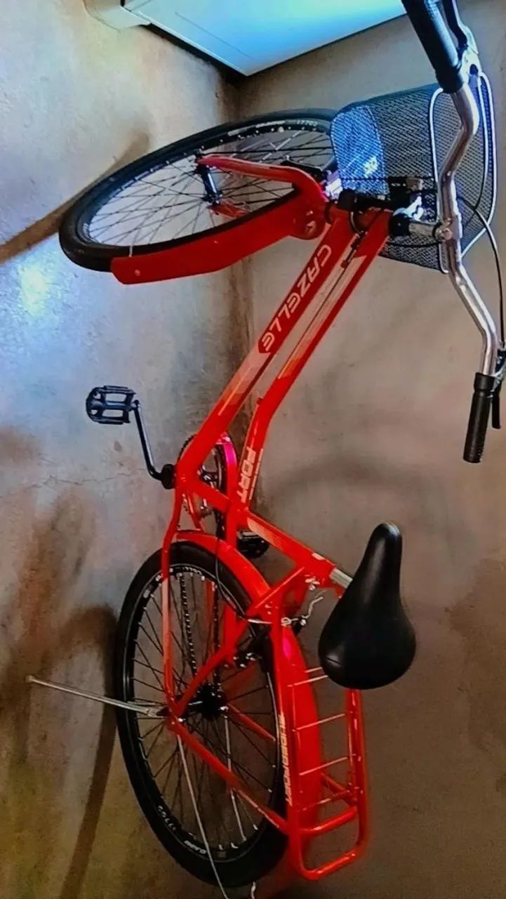 Vende se uma bicicleta seminovo com cadeirinha  - Foto 3