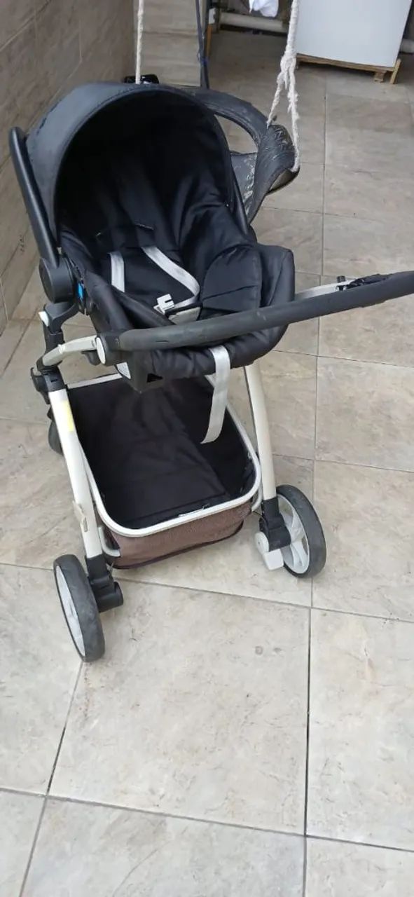 Vendo carrinho de bebe 3 em 1 - Foto 4