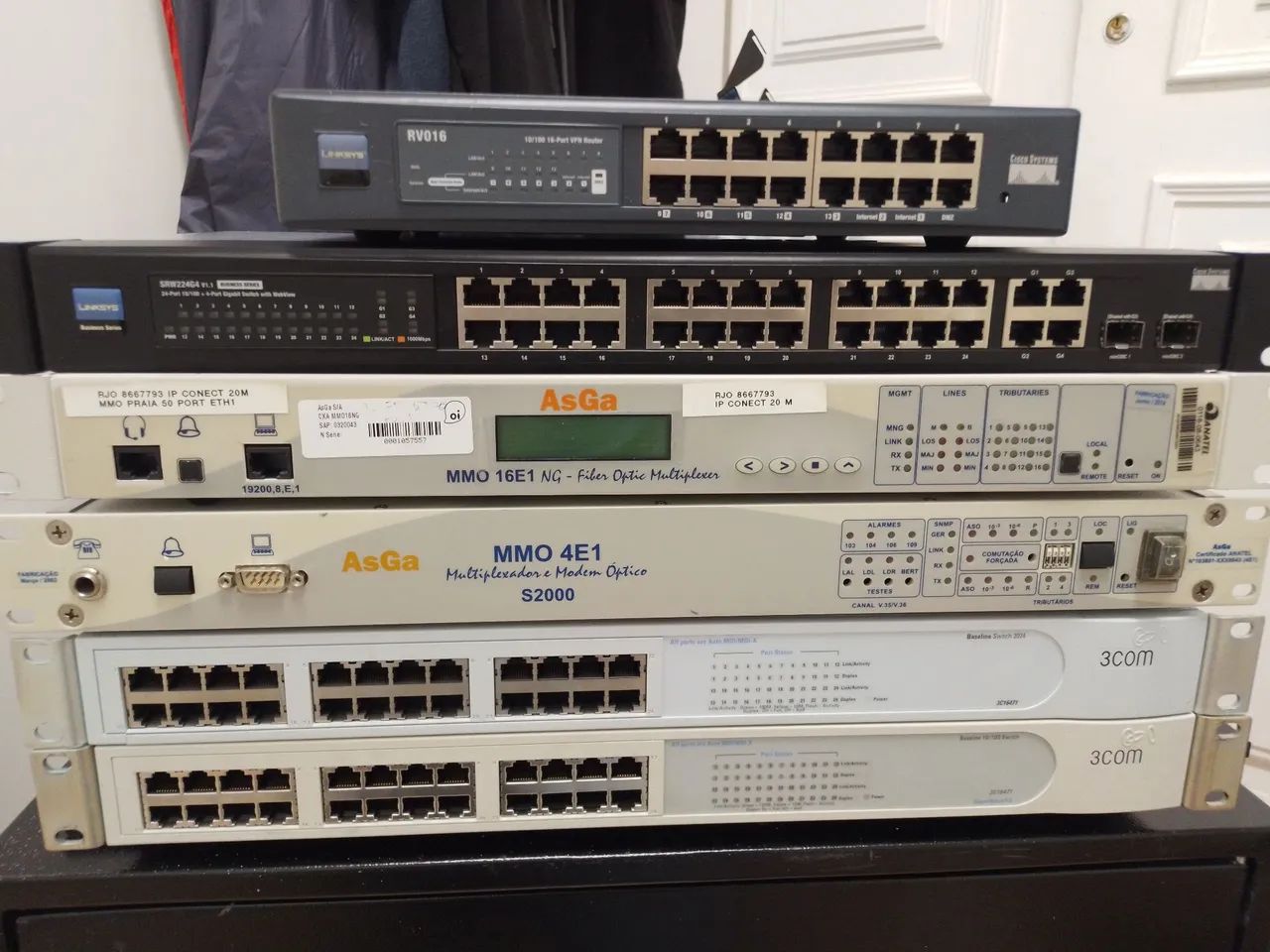 Equipamentos para telefonia e Internet com um rack - Foto 2