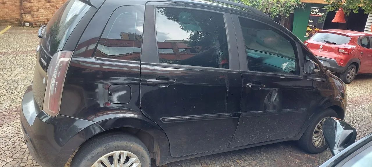 Fiat Idea Attractive 1.4 Fire Flex 8V 5P 2012