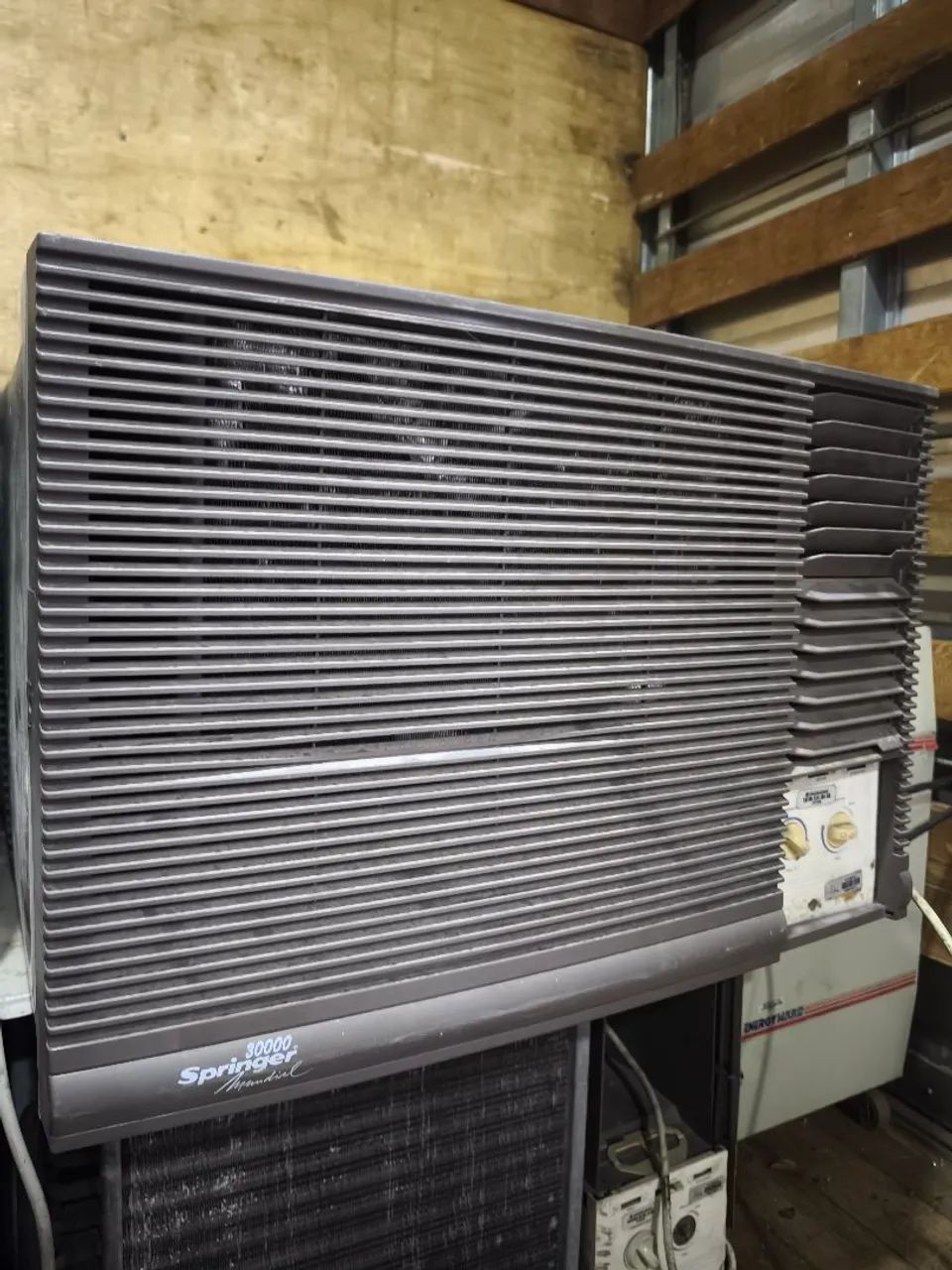 Ar condicionado Springer 30000BTUs 220V