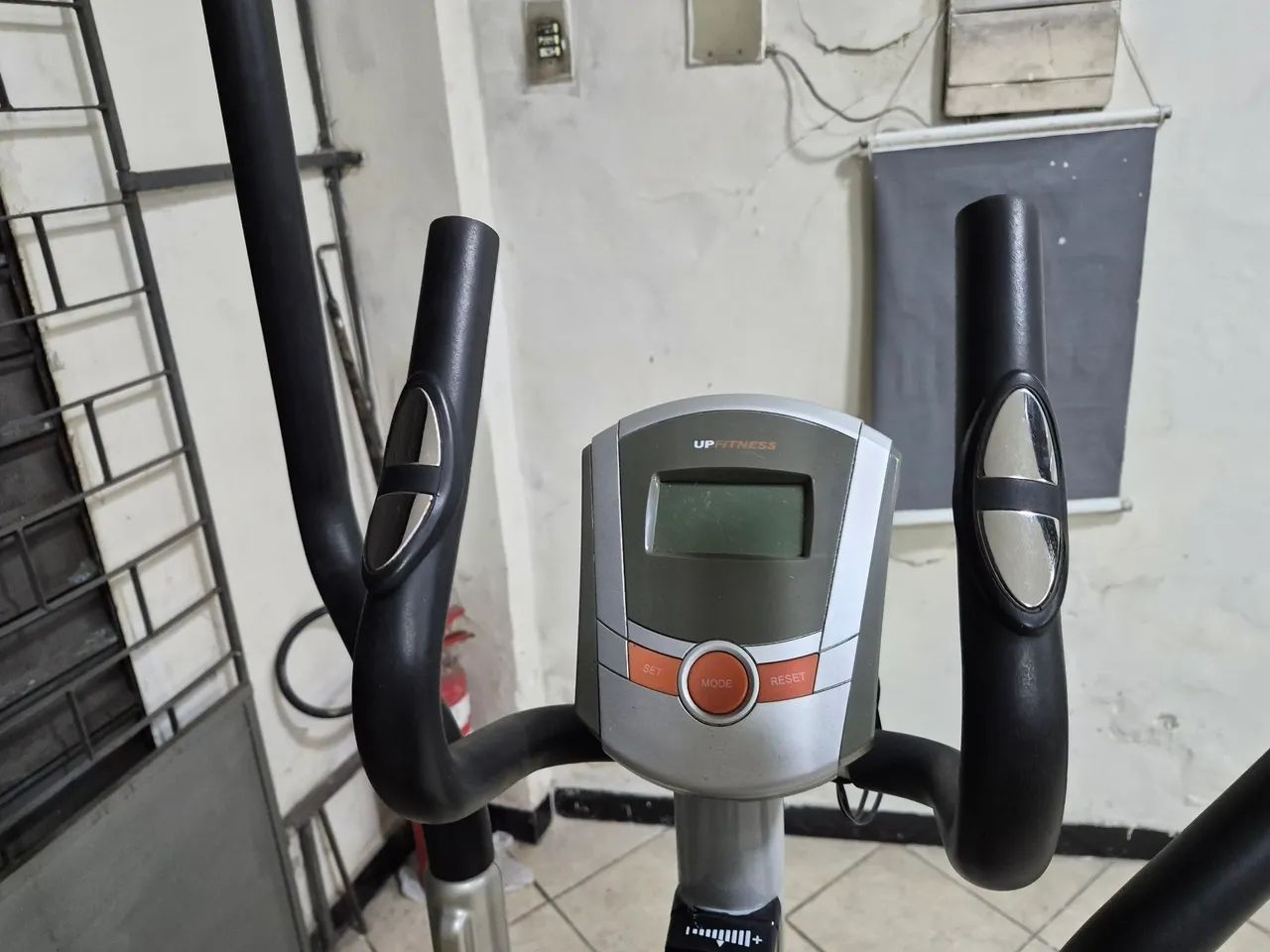 Aparelho 2 em 1 ( Elíptico e bicicleta ergométrica  ) - Foto 3