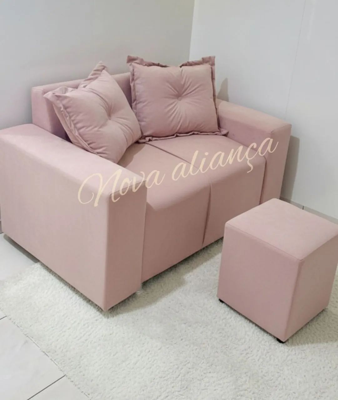 Oferta sofá 2 lugares com puff de brinde entrega grátis  - Foto 2