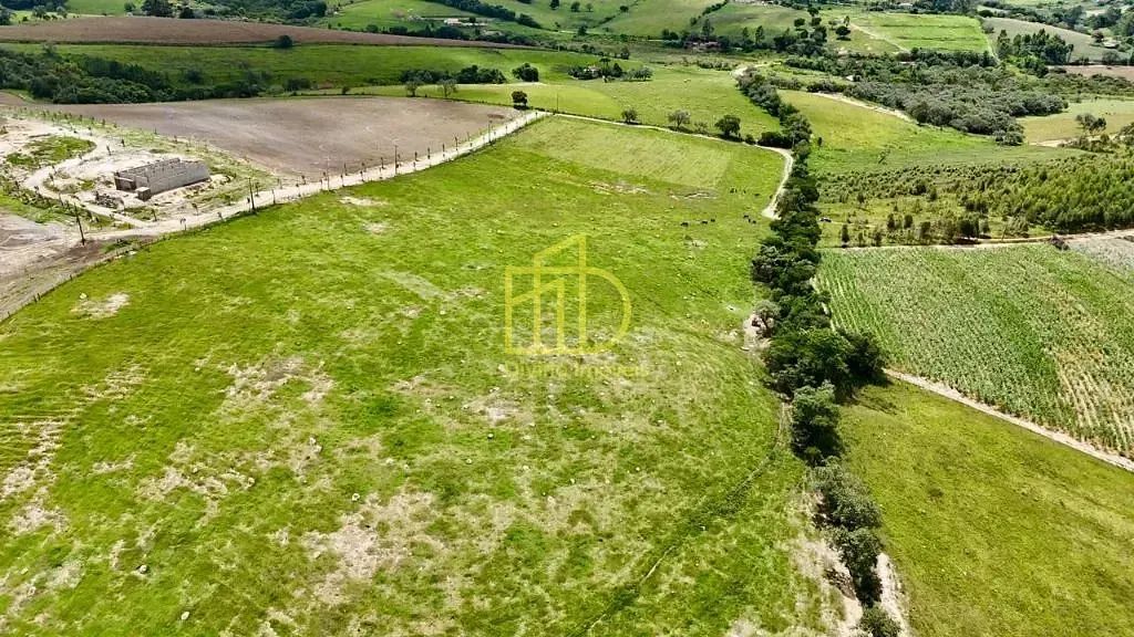 Oportunidade Imperdível: Sítio de 7,16 Hectares em Sarapuí/SP - Foto 3