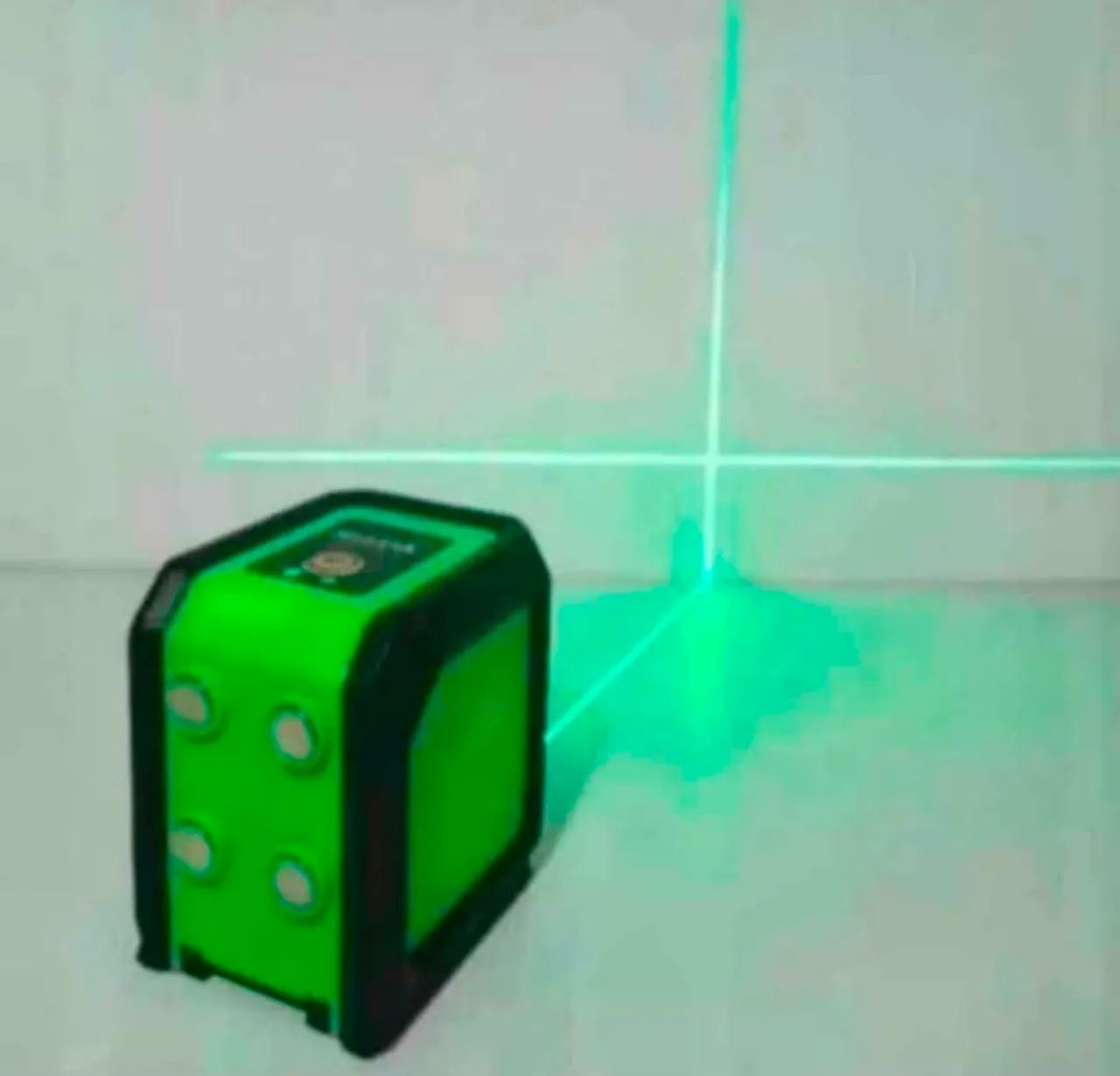 Nível a Laser 2 Linhas Com Ímã - Foto 4