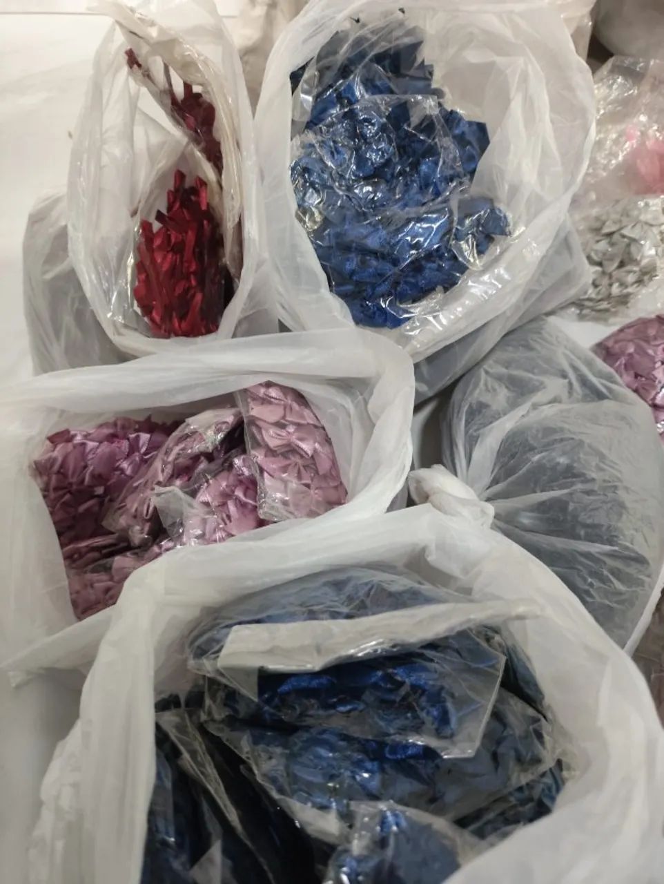 Adereços para costurar roupas, vários tipos e cores - Foto 2
